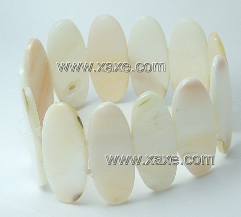 Lovely ivory ellips shell bracelet