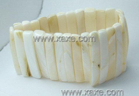 Lovely ivory shell bar bracelet