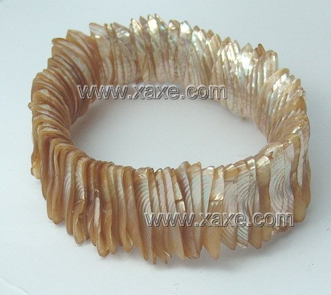 Lovely shining shell bracelet