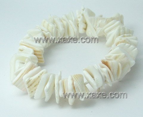 Lovely white shell chip bracelet