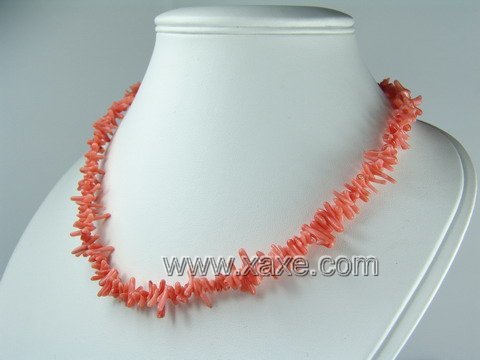 Lovely pink coral chip necklace