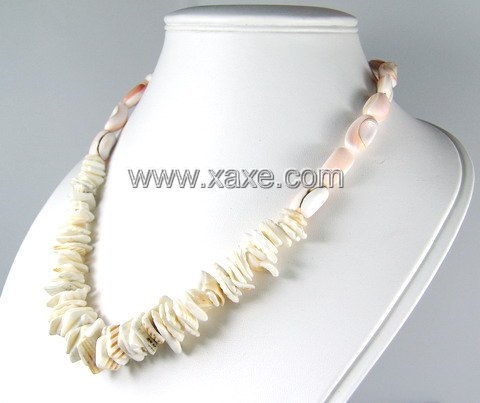 Lovely shell necklace b