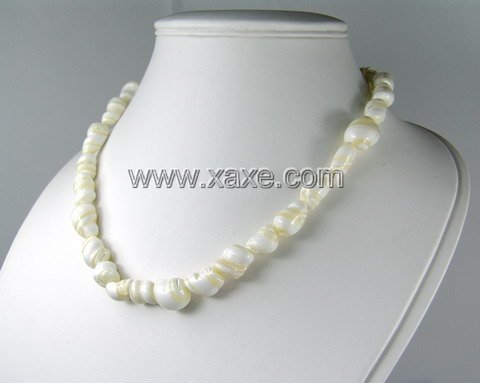 Lovely shell necklace g