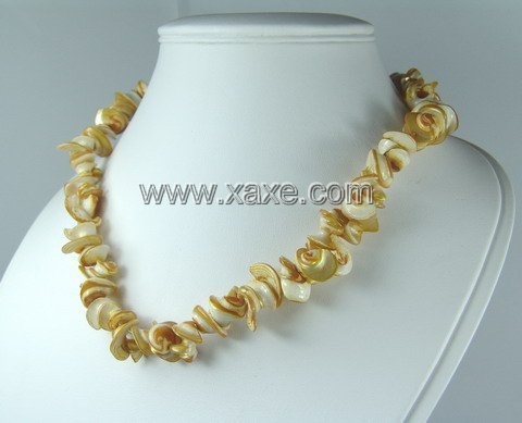 Lovely shell necklace h