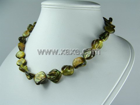 Lovely 15mm shell bead necklace- yellow