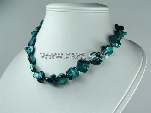 Lovely 15mm shell bead necklace- peacock green