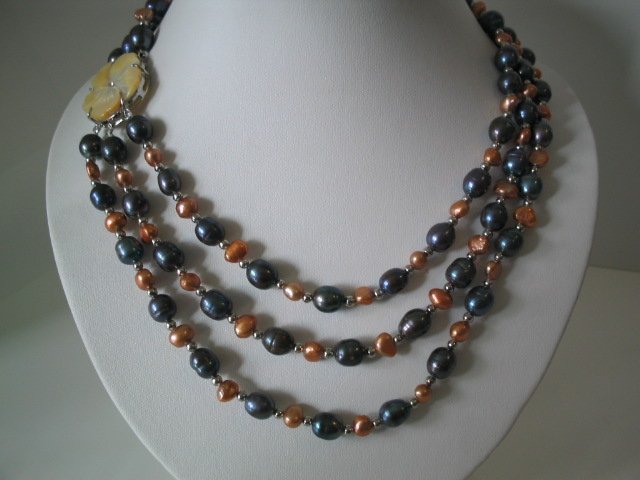 3 row 2-color pearl necklace shell clasp