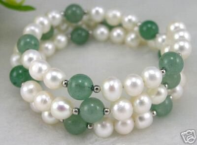 Wire bracelet - pearl & jade bead