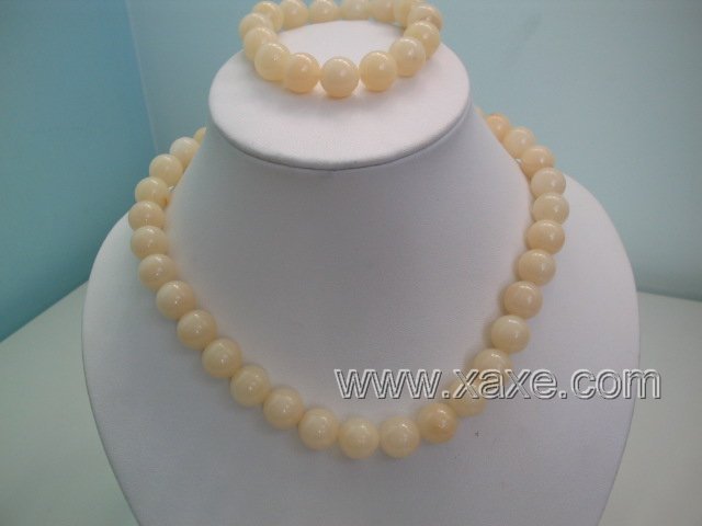 17"" ivory jade necklace and elastic bracelet set