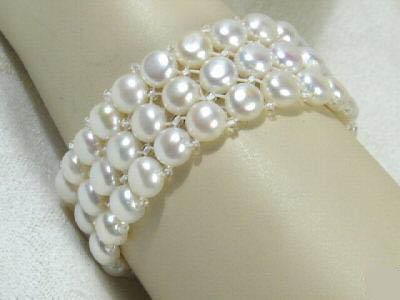 3 strand white button pearl bracelet