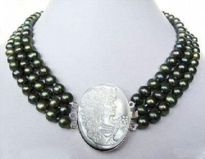 16-18'' 3 strands black pearl necklace with shell clasp