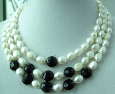 3 strands white baroque pearl and agate bead necklace