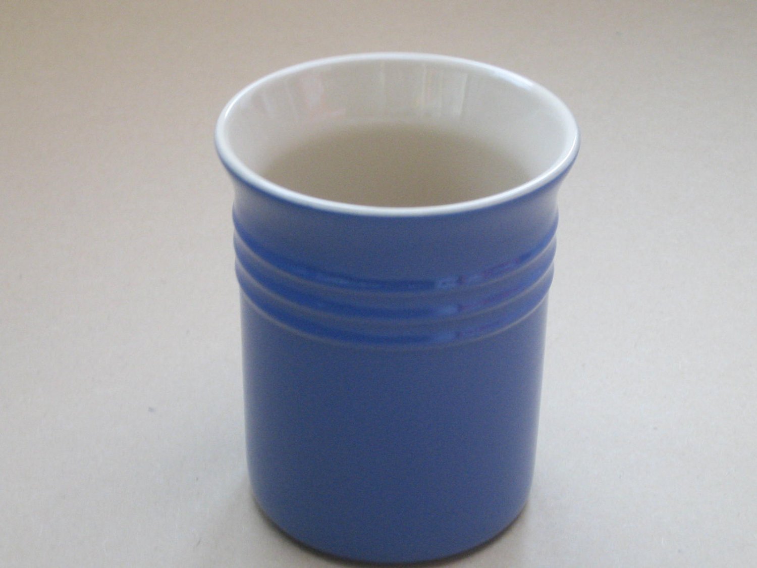 Le Creuset Stoneware Utensil Holder Crock Blue 37.1 ounce Brand NEW