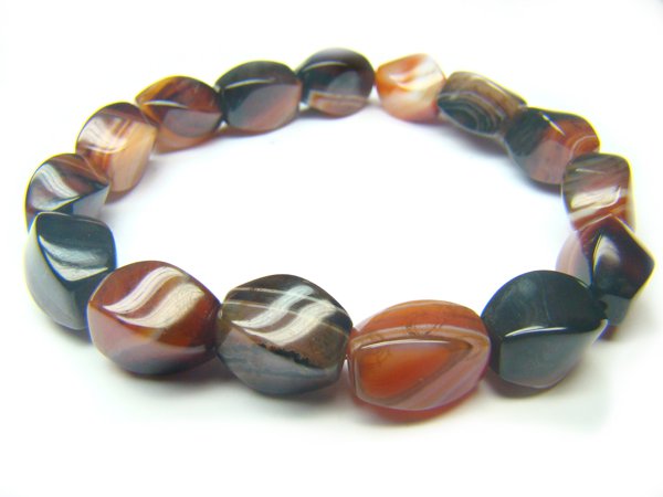 BAGRVS0820X Dark Red Agate S-Shape 8x12mm Bracelet