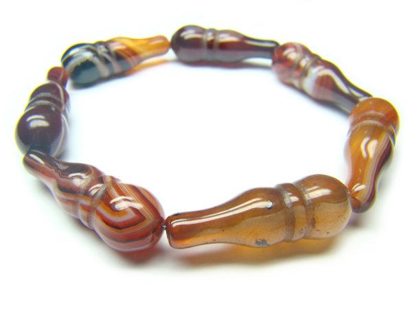 BAGRVS0928X Dark Red Agate Vase Shape 8x28mm Bracelet