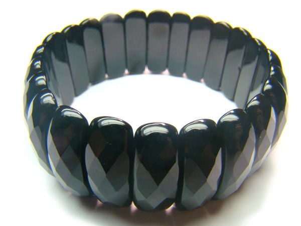 BONXOS1014C Onyx Semi Shape 8x25mm Cut Bracelet