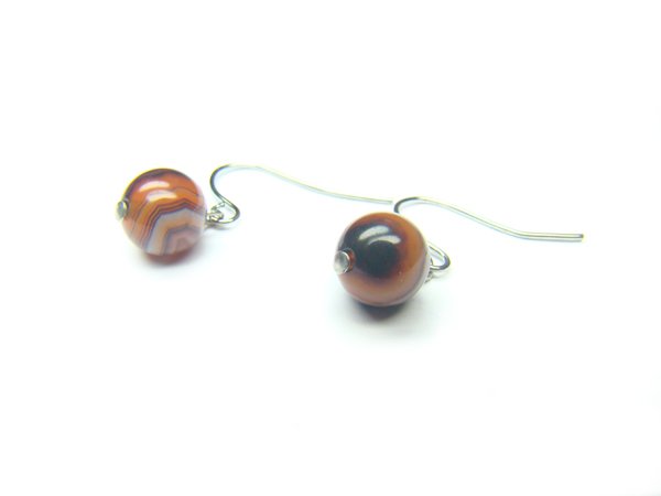 EAGRRS1000X Dark Red Agate Round Shape 8mm Earrings