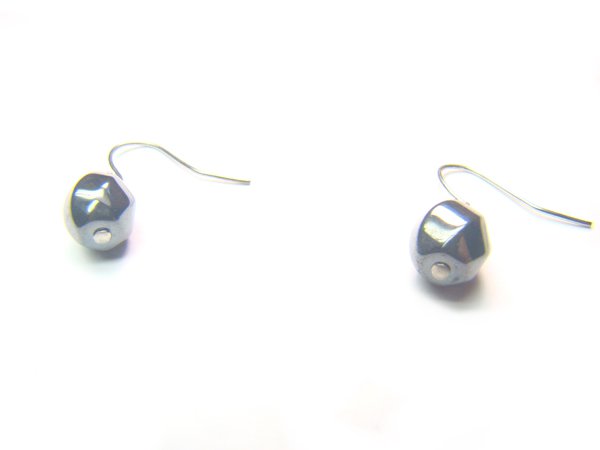EHEXSS0812X Hematite S-Shape 8mm Earrings