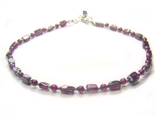 AA211F Garnet Anklet