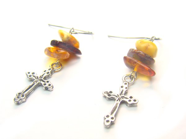 EA1428 Amber wt Cross Earrings