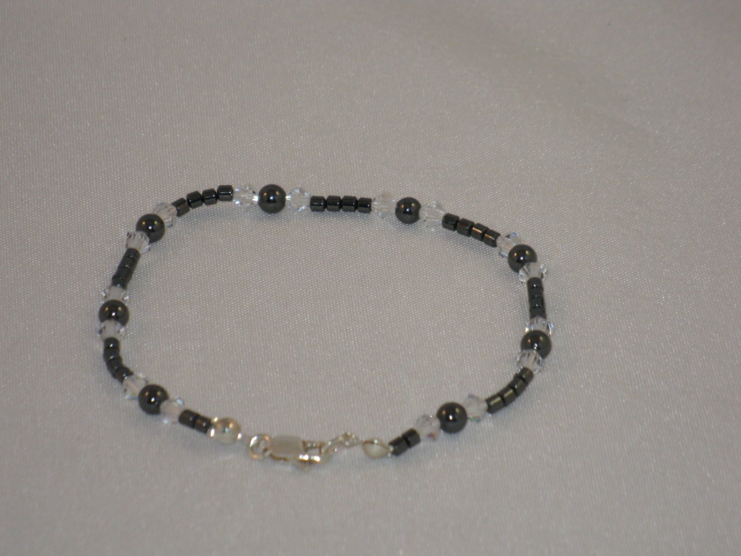 Hemalyke & Swarovski Crystal Bracelet - T210B