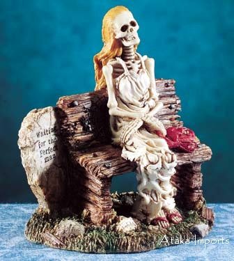 NEW-SKELETONS STATUE-WAITING 4 A PERFECT MAN-HALLOWEEN (5450)