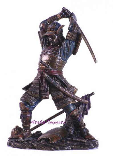 VINTAGE ARMOR JAPANESE SAMURAI WARRIOR w SWORD STATUE (6148)