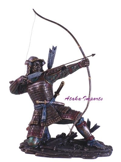 VINTAGE ARMOR JAPANESE SAMURAI WARRIOR w ARROW STATUE (6146)