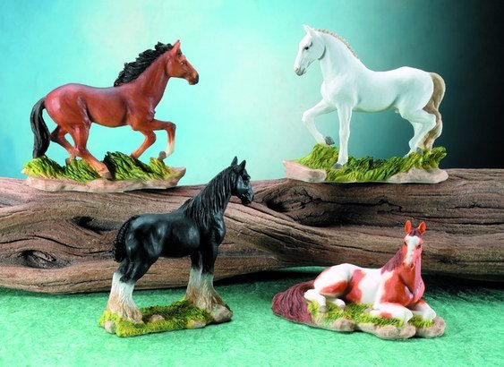 SET OF 4-HORSES-FIGURINES-DISPLAY-FUN (5682)