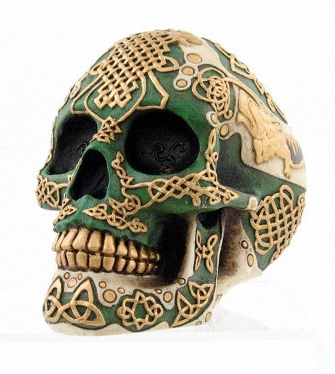CELTIC SKULL STATUE-FIGURINE (6889)