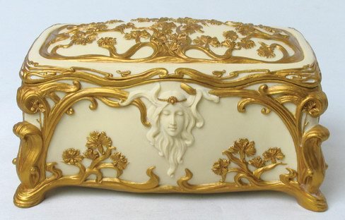 ART NOUVEAU LADY JEWELRY BOX (6937)