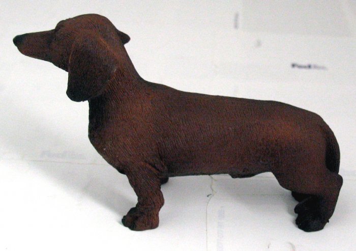 RED DACHSHUND DOG FIGURINE (5130s)