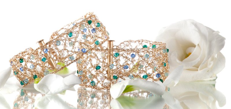 Amazing 14kt Gold filled bracelet with Swarovski beads
