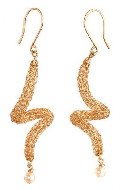 Spectacular 14kt Gold filled earnings with pearls