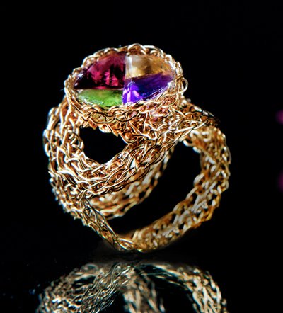Remarkable 14kt Gold filled ring with gems