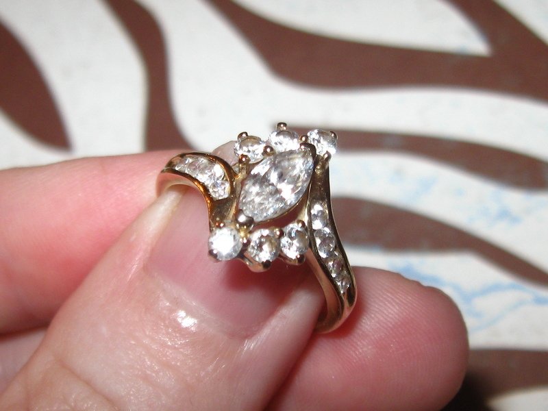 10K Gold CZ Engagement Ring! Beautiful!!! Sz 7