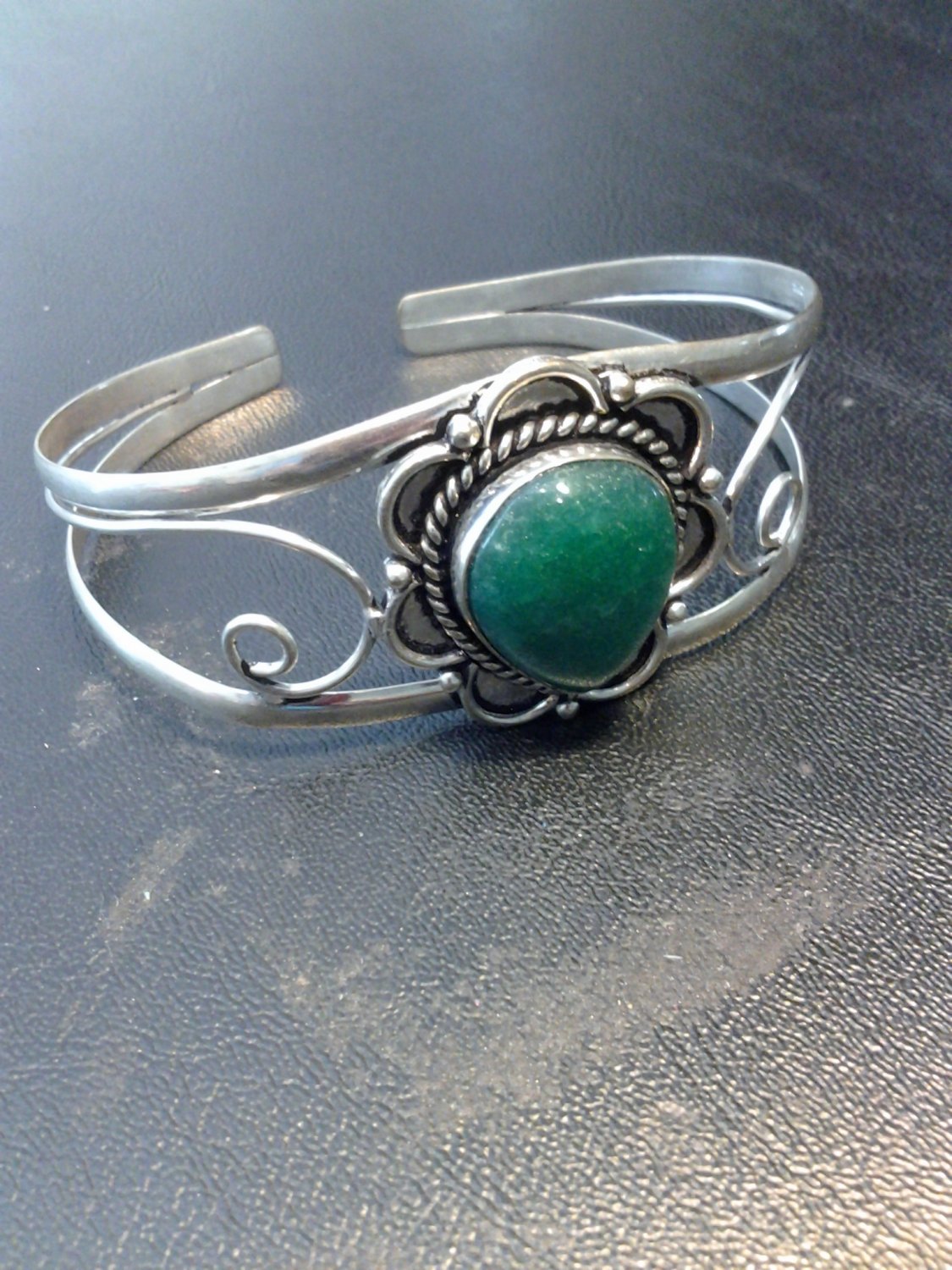 Brand New Beautiful Silver Cuff Bracelet With A Dark Green Stone