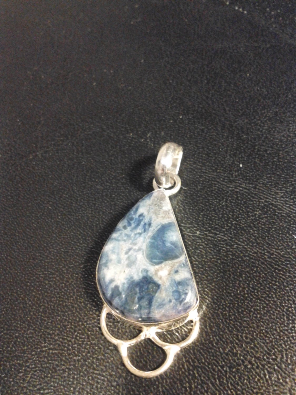 Brand New Beautiful Blue Stoned Silver Pendant