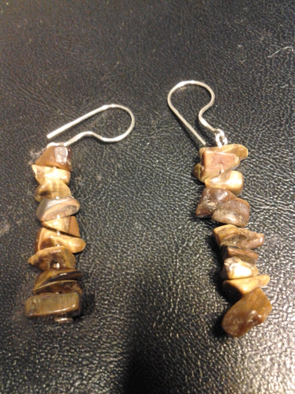 Brand New Beautiful Sterling Silver Wire W/BrownChips Cat's Eye Earrings