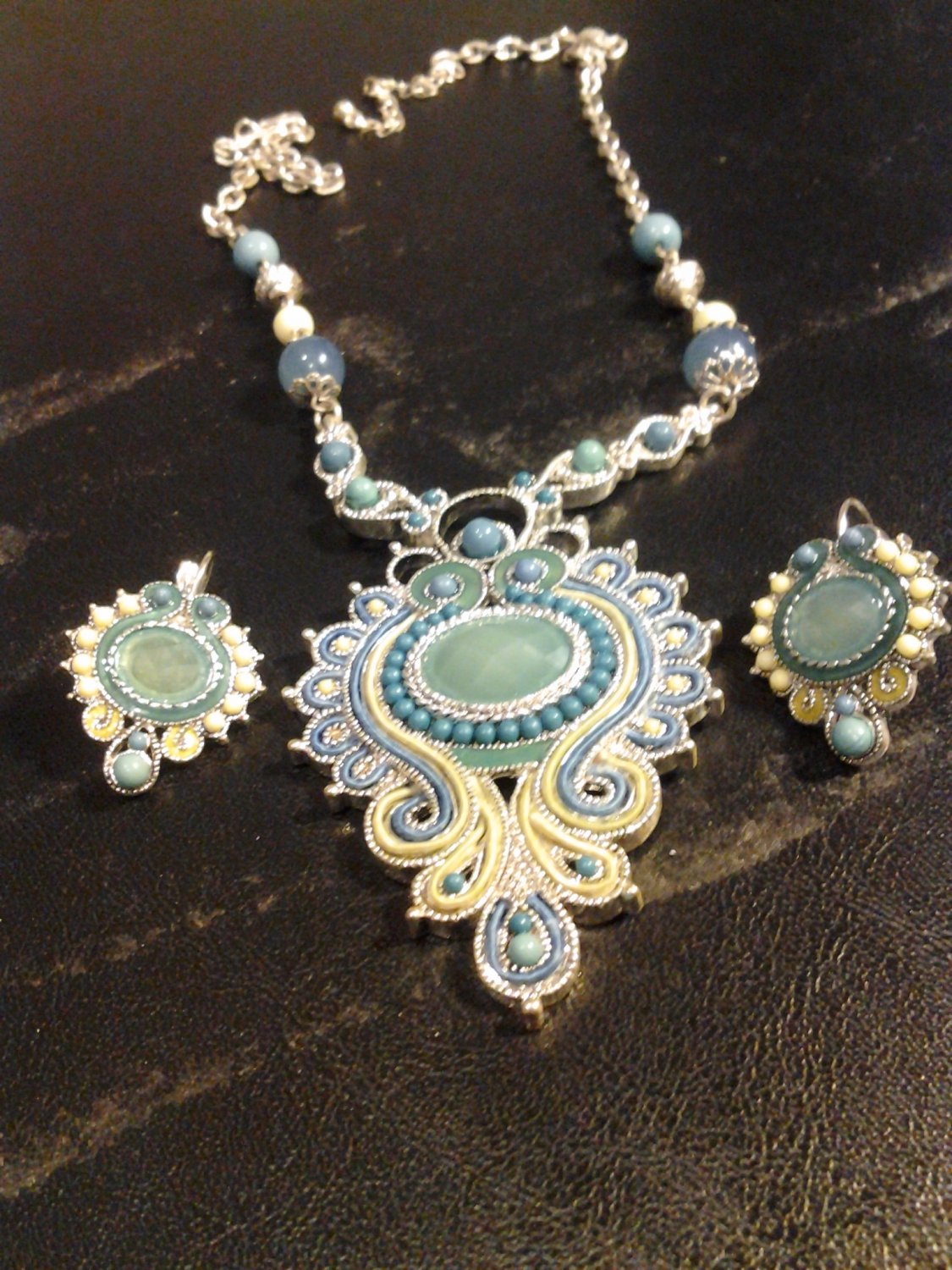 Brand New Beautiful Bold Aztec Turquoise Earrings And Necklace Set