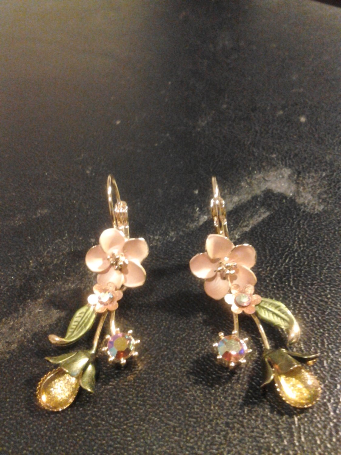 Brand New Beautiful Unique Peach Flower Dangled Earrings
