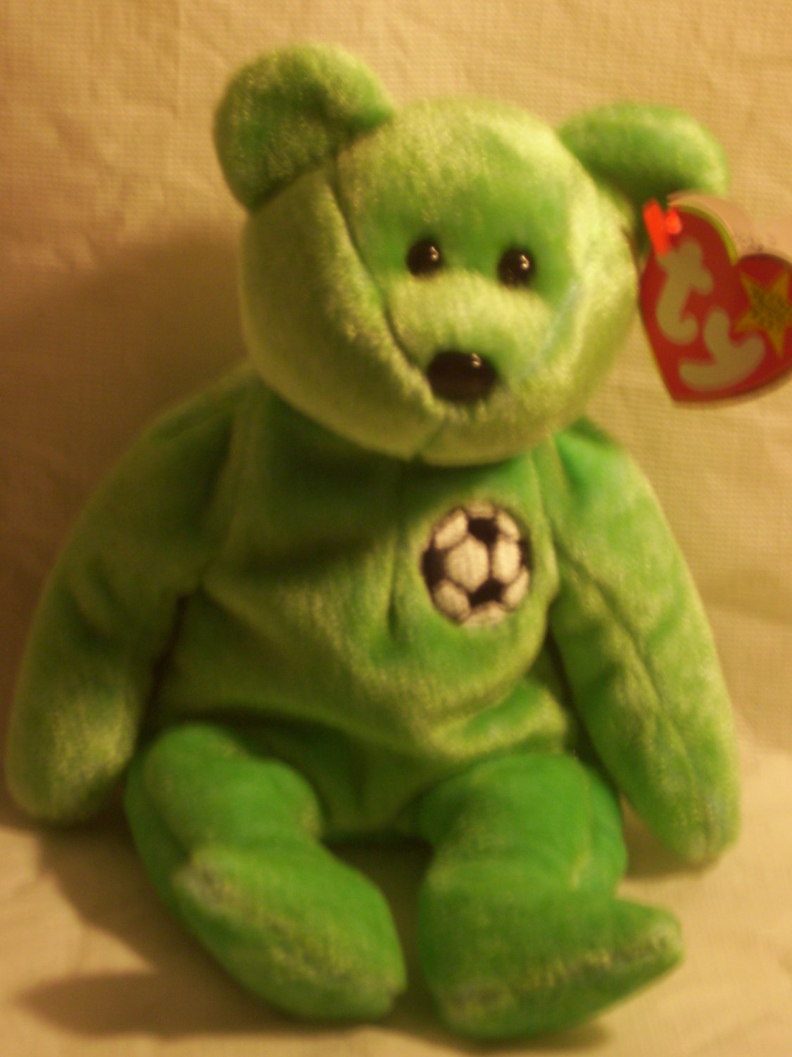 Kicks "the soccer bear"**RETIRED**Ty beanie baby