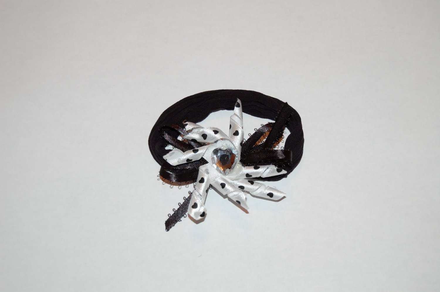 2" White Ribbon with Black Hearts corker bow, gemstone center