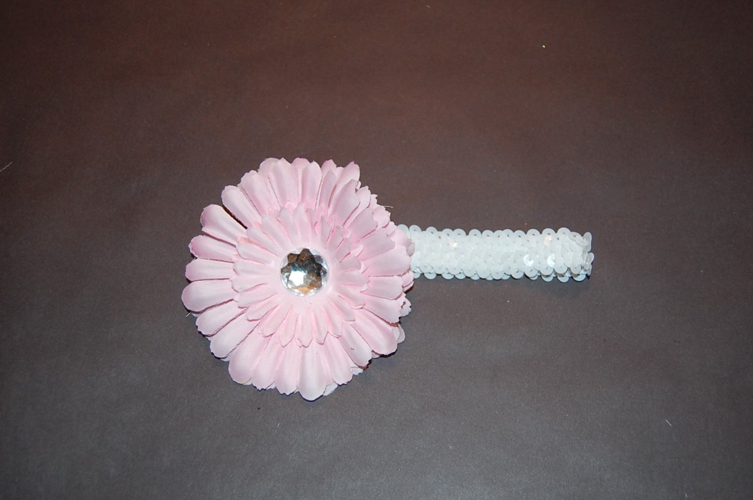 4.5" Daisy with 1" Sequin Headband, Pink/White