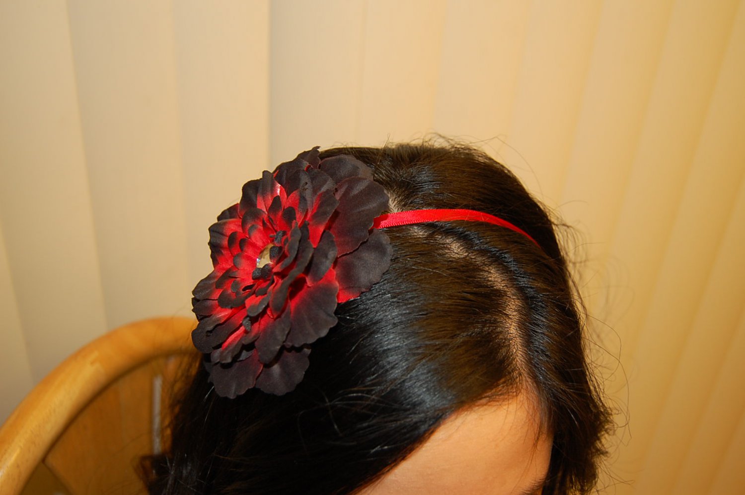 Hard Headband, Satin Finish, 4" Peony, Black/ Red/ Red