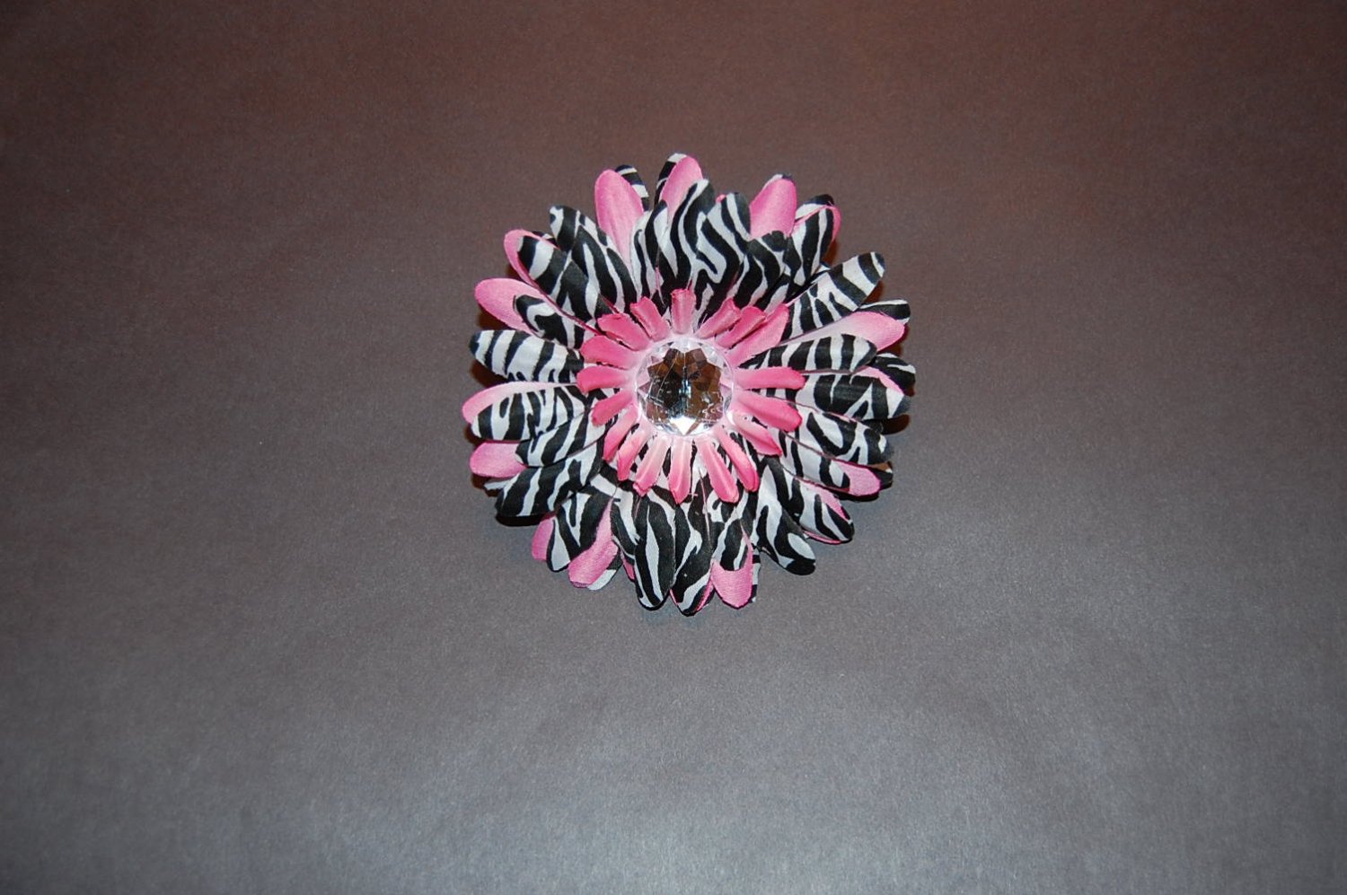 Stacked Zebra Daisy on Alligator Clip, Black/White/Pink