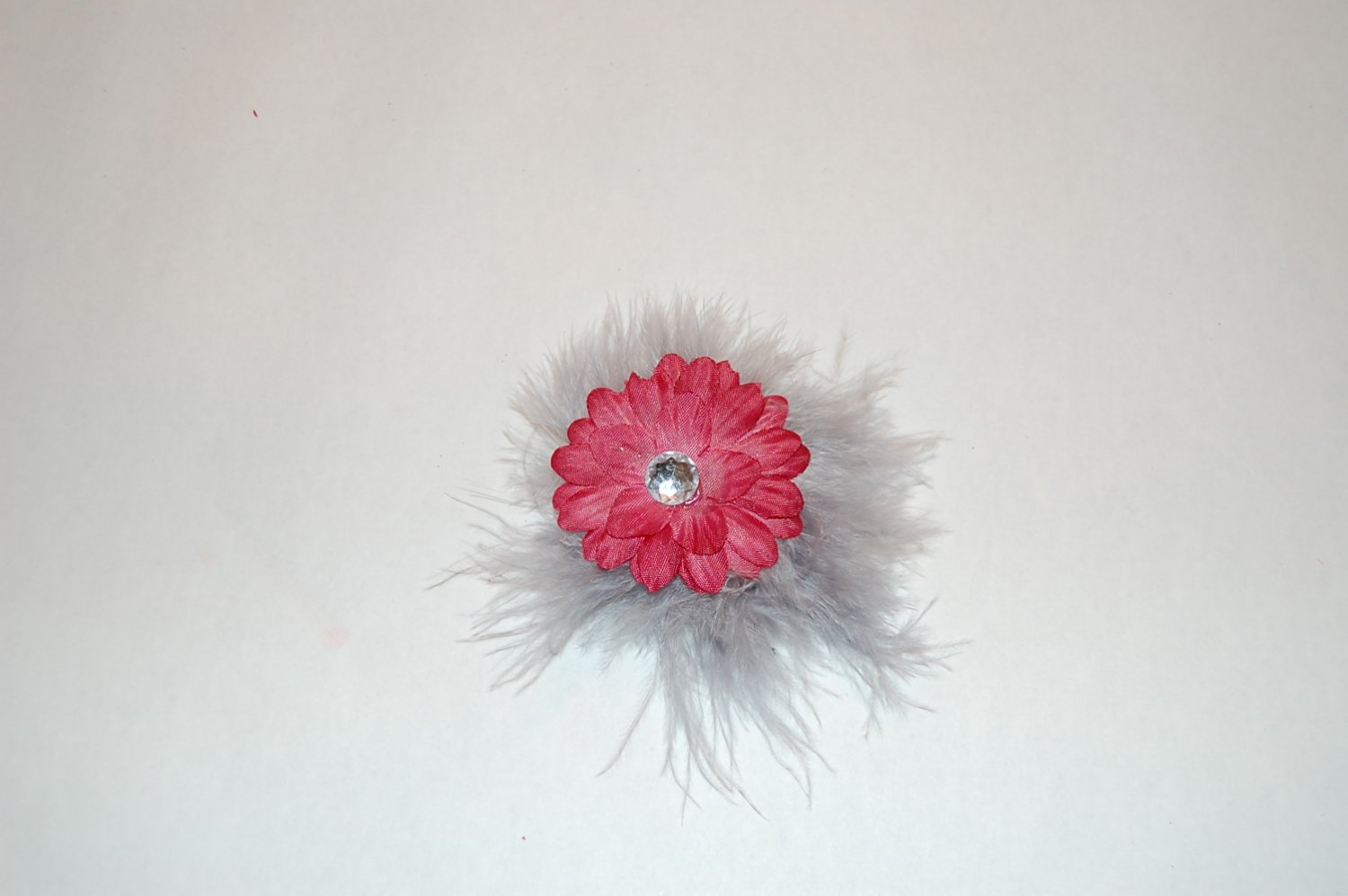 2" Daisy, Marabou, on Alligator Clip, Bright Pink/Grey