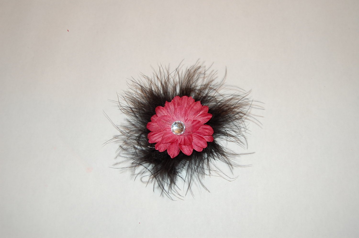 2" Daisy, Marabou, on Alligator Clip, Bright Pink/Black