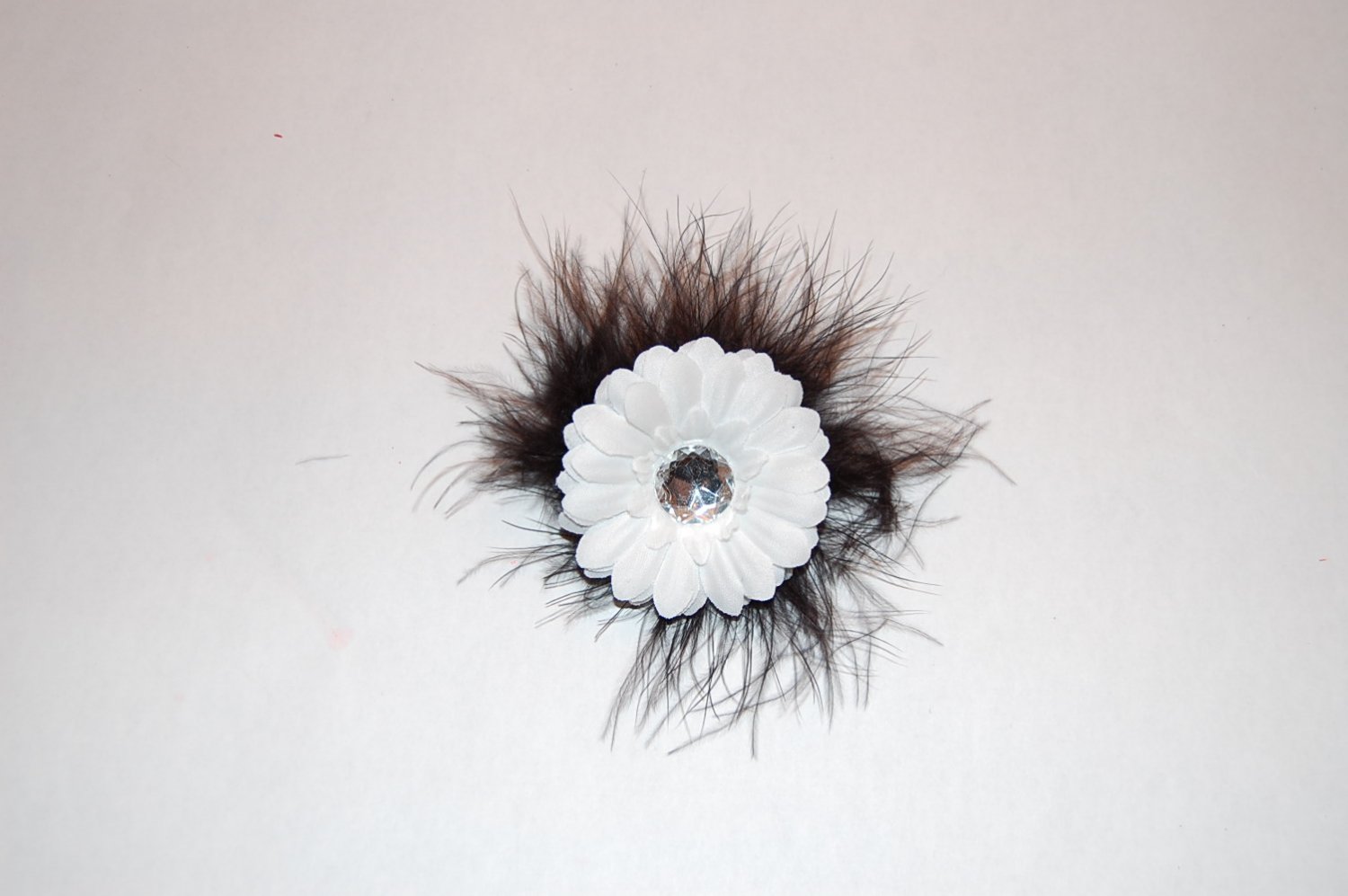 2 " Daisy, Marabou, on Alligator Clip, White/ Black