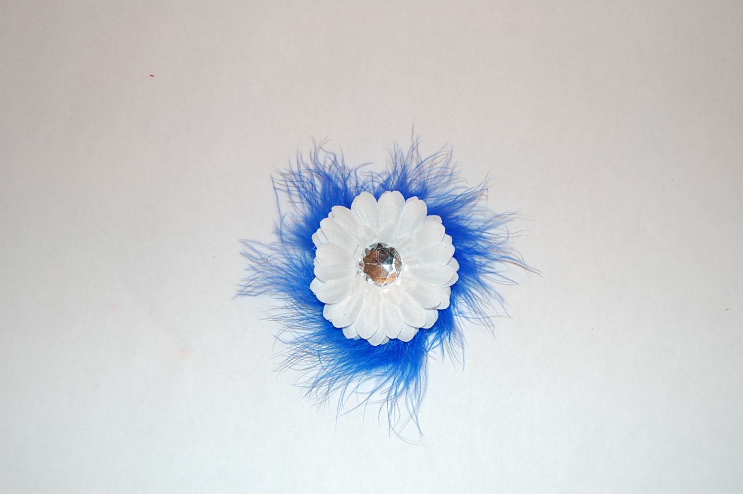 2 " Daisy, Marabou, on Alligator Clip, Blue/White